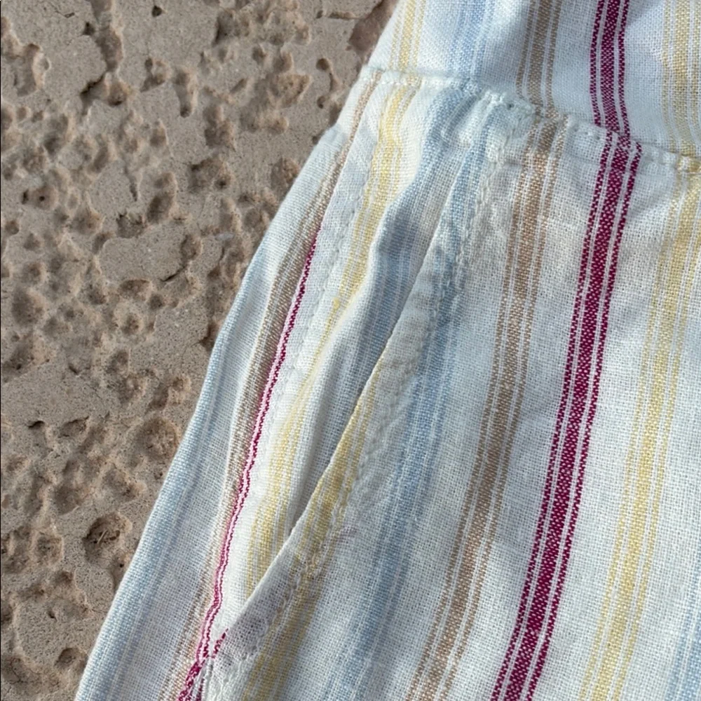 NWT GAP High Waist M Shorts in Linen/Rayon blend Cream w/ Stripes. Summer cool! - Picture 4 of 15